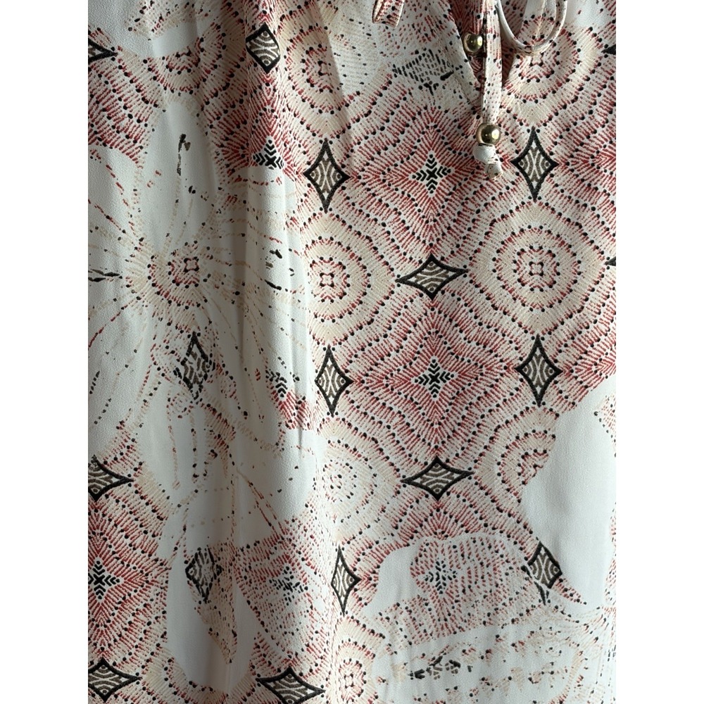 Chicos Womens Top Size 1 Keyhole tie front 3/4 Sleeve Lightweight Career - Picture 2 of 6